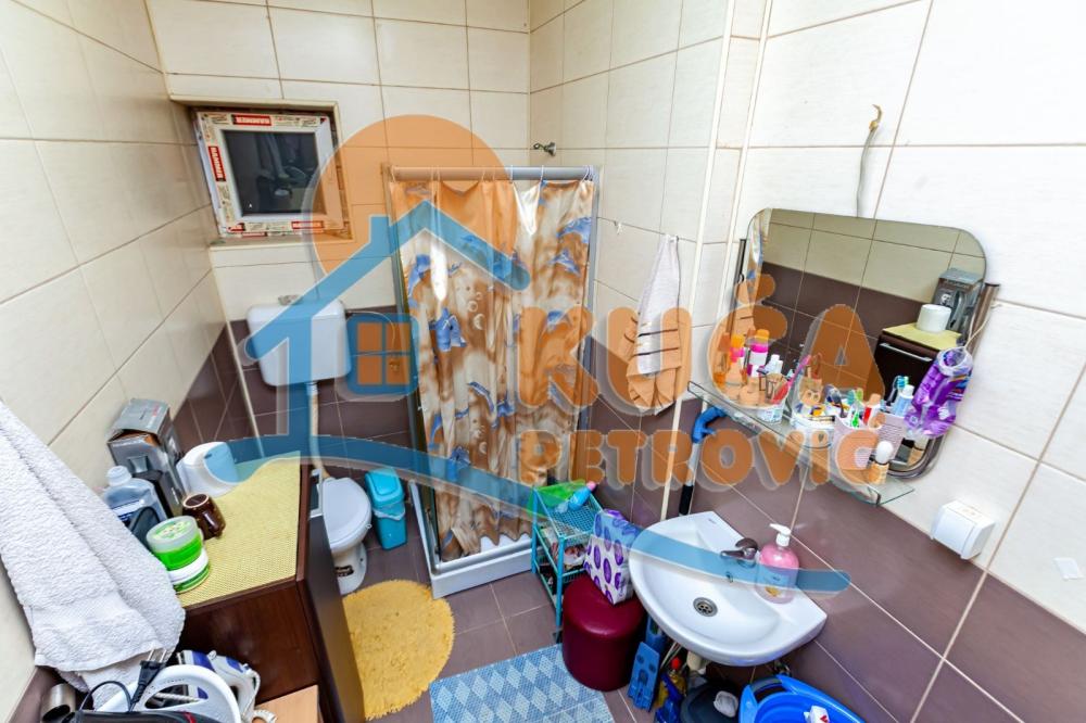 Slika 8 - Stan u zgradi, novogradnja, uknjižen, grejanje na struju, oglas ID p-015306