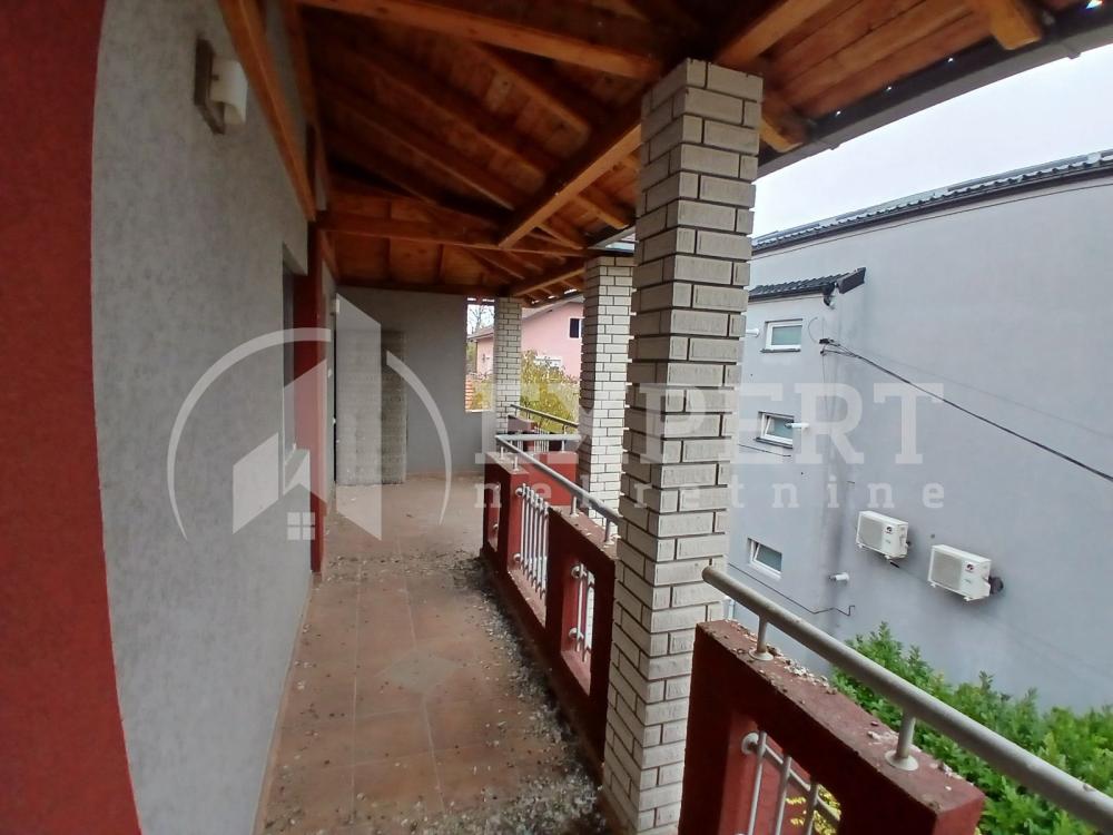 Slika 7 - Stan u zgradi, novogradnja, uknjižen, etažno grejanje, oglas ID p-015314