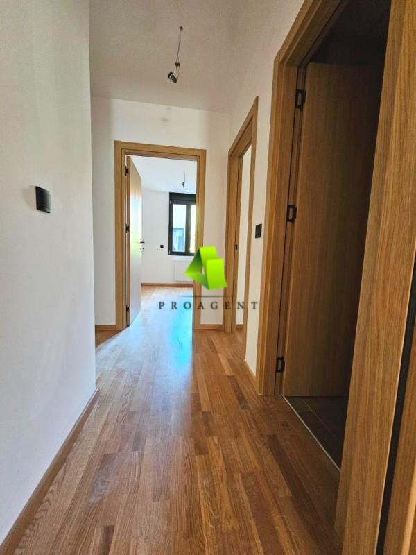 Slika 6 - Luksuzan troiposoban stan sa PDV-om u novogradnji u centru ID#7429