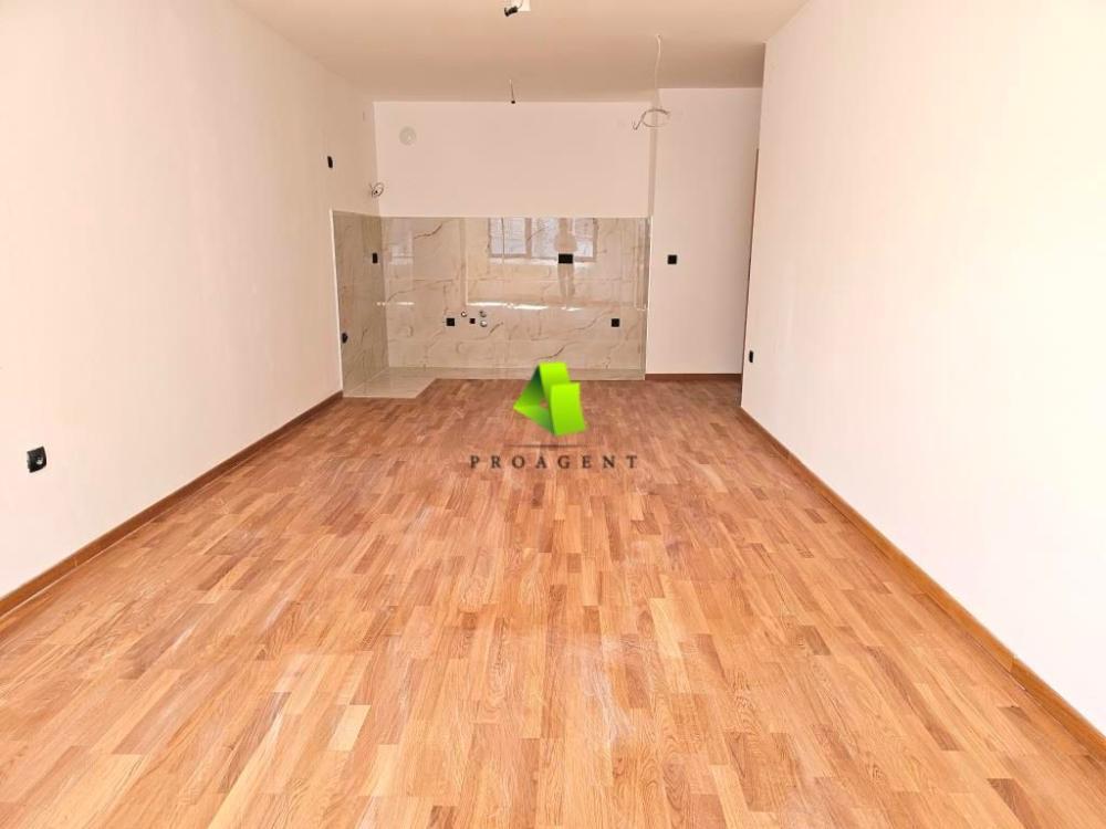 Glavna slika -Lux dvoiposoban stan sa PDV-om u centru ID#7430