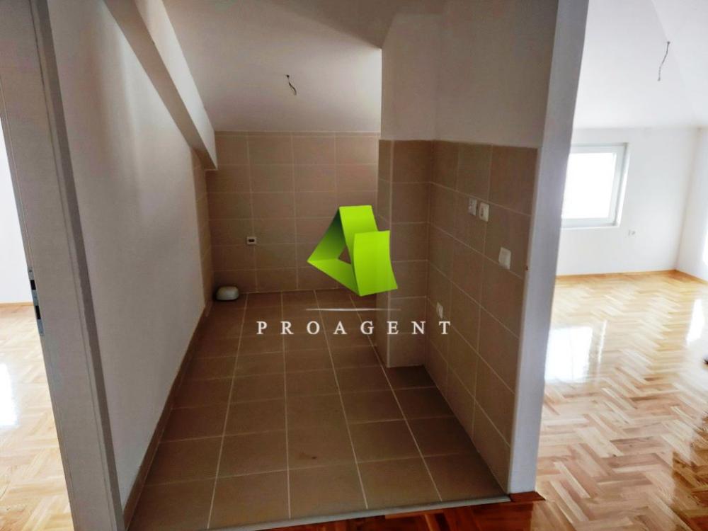 Slika 3 - Nov dvoiposoban stan sa PDV-om u centru ID#7437