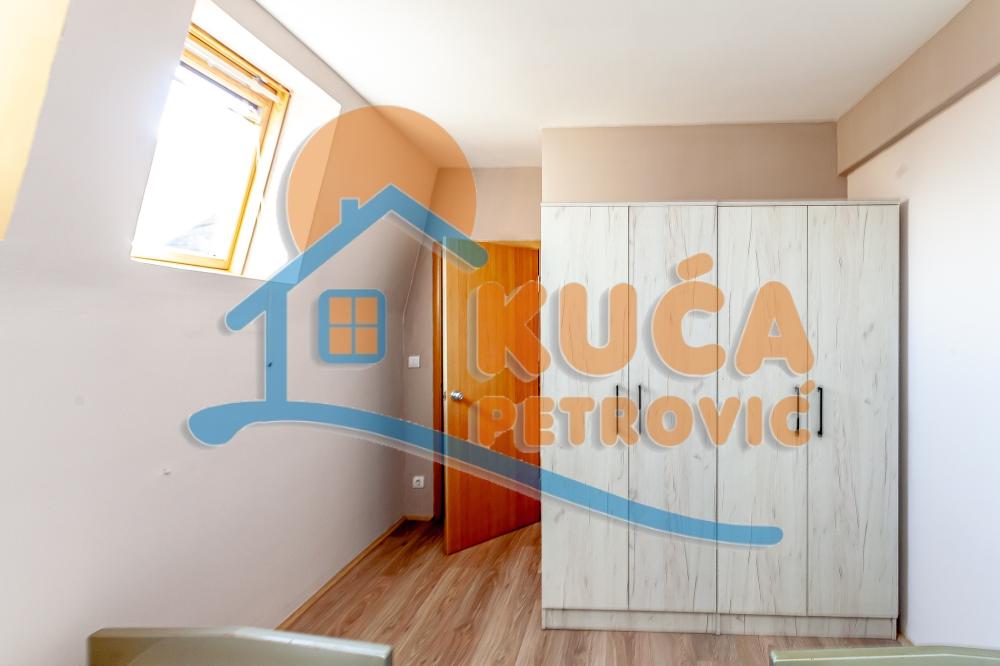 Slika 7 - Stan u zgradi, uknjižen, grejanje na struju, oglas ID p-015317