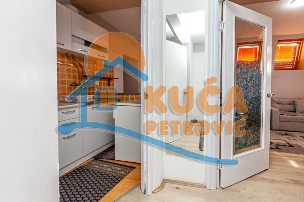 Slika 2 - Stan u zgradi, uknjižen, grejanje na struju, oglas ID p-015317