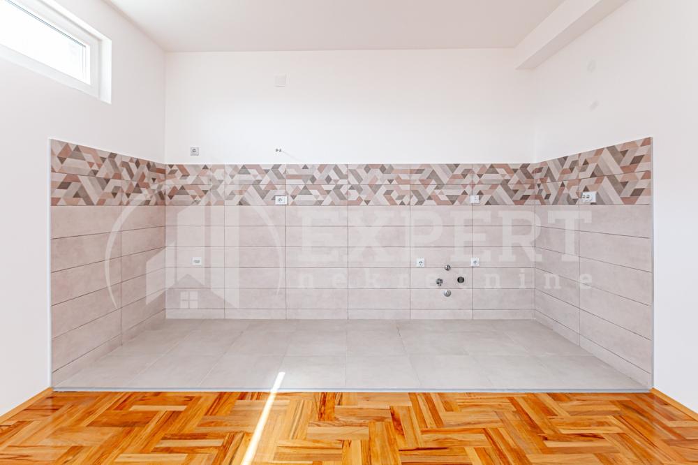 Slika 1 - Stan u zgradi, oglas ID p-08591