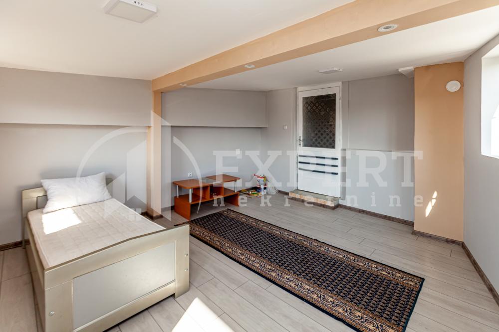 Slika 9 - Stan u zgradi, uknjižen, grejanje na struju, oglas ID p-015317