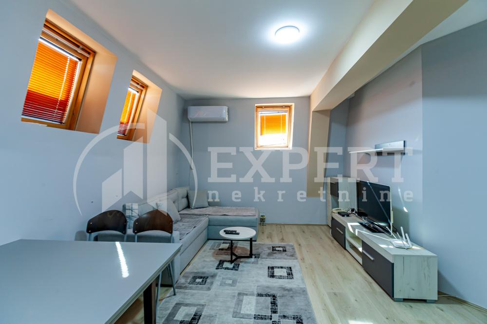 Slika 1 - Stan u zgradi, uknjižen, grejanje na struju, oglas ID p-015317