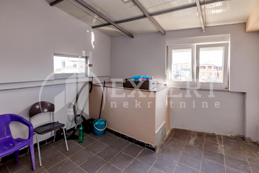 Slika 11 - Stan u zgradi, uknjižen, grejanje na struju, oglas ID p-015317