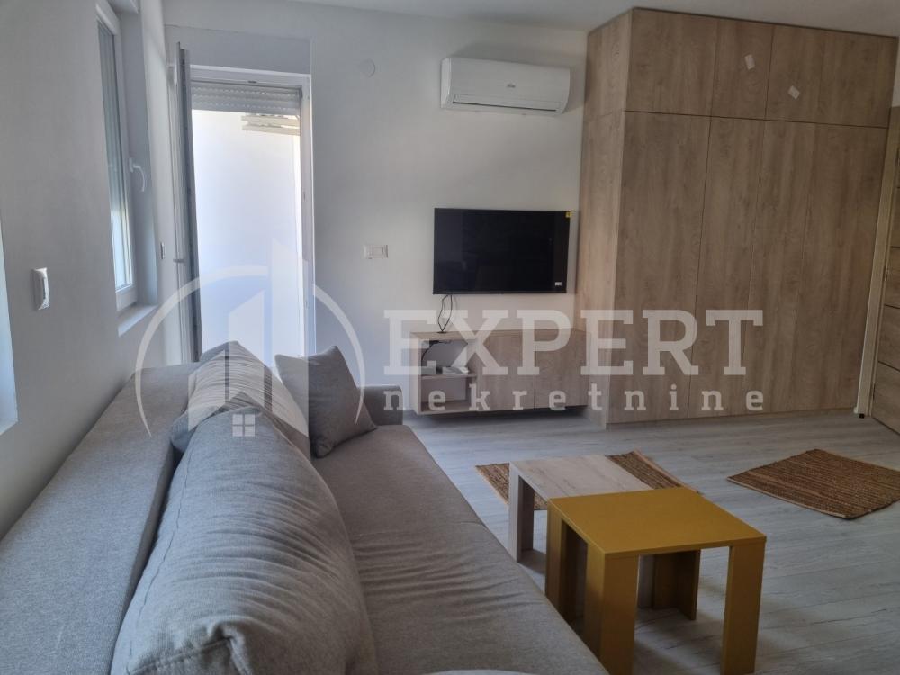 Glavna slika -Garsonjera, oglas ID p-015332