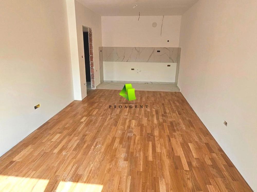 Glavna slika -Uskoro useljiva novogradnja sa dvorištem i sadržajem za decu, idealna za porodičan život, Pantelej ID#7233