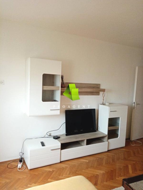 Slika 2 - Komforan trosoban stan kod Gradske bolnice ID#7460