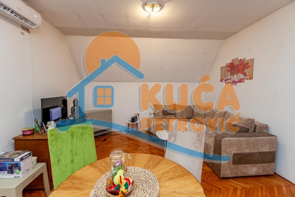 Slika 1 - Stan u zgradi, uknjižen, grejanje na struju, oglas ID p-015379