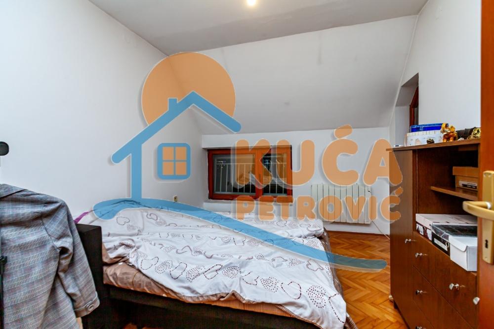 Slika 5 - Stan u zgradi, uknjižen, grejanje na struju, oglas ID p-015379