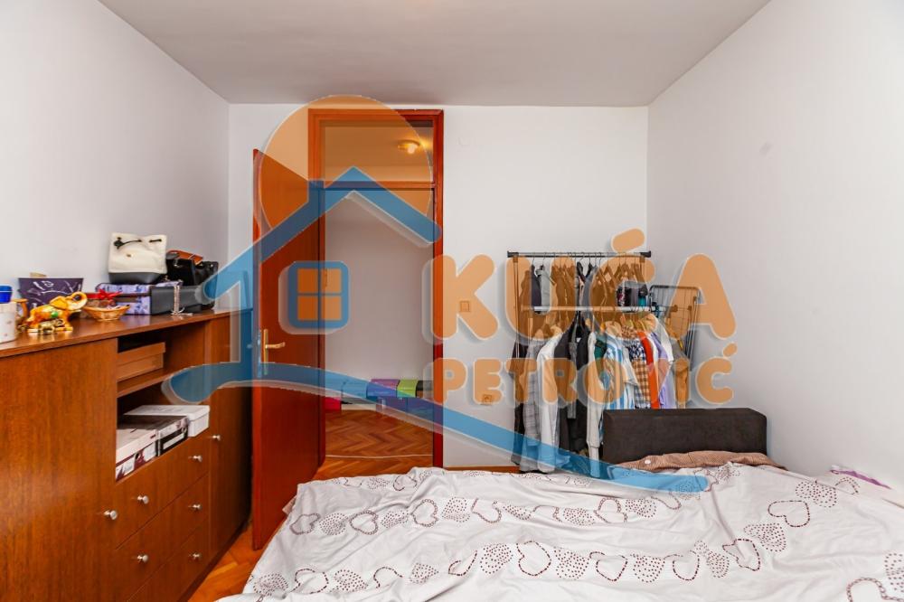 Slika 7 - Stan u zgradi, uknjižen, grejanje na struju, oglas ID p-015379