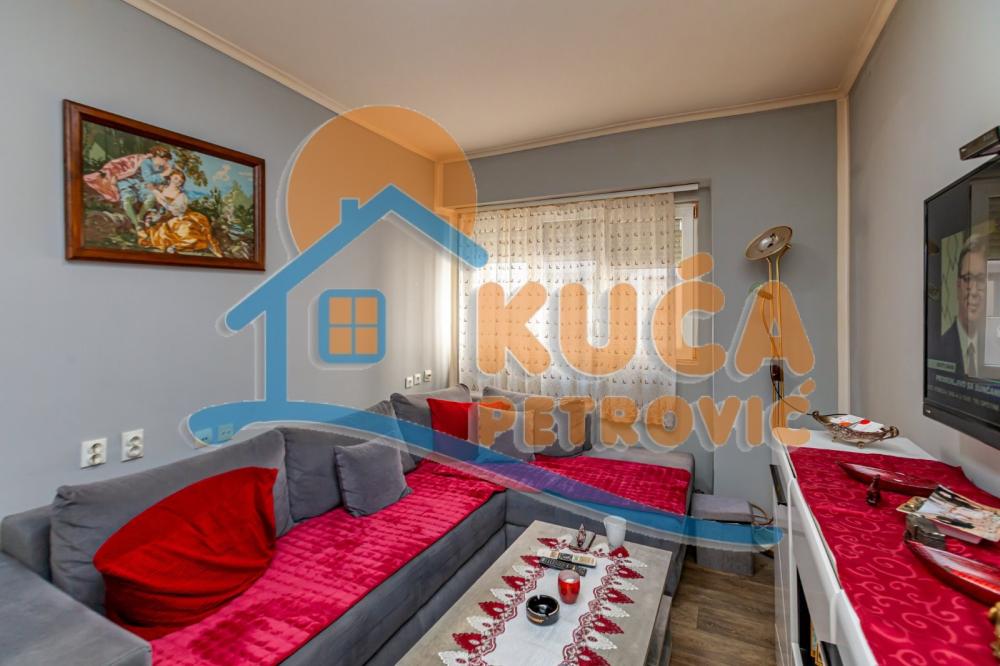 Slika 2 - Stan u zgradi, uknjižen, grejanje na struju, oglas ID p-015374