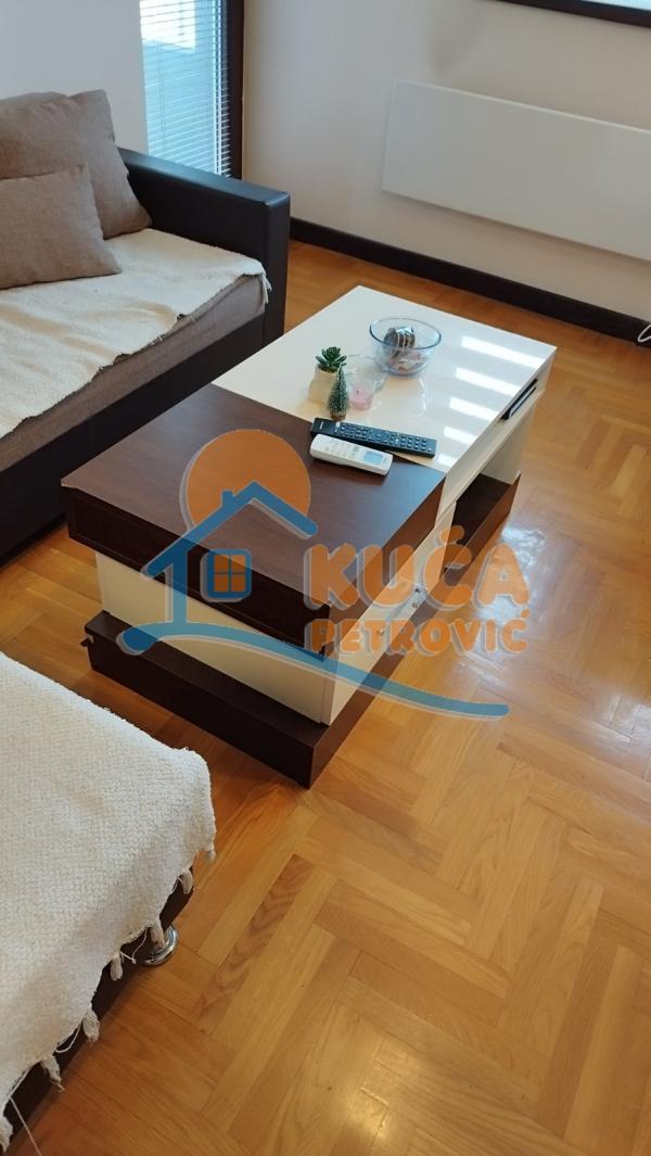 Slika 2 - Stan u zgradi, novogradnja, uknjižen, grejanje na struju, oglas ID p-015369