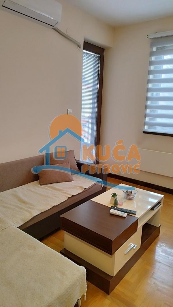 Slika 1 - Stan u zgradi, novogradnja, uknjižen, grejanje na struju, oglas ID p-015369