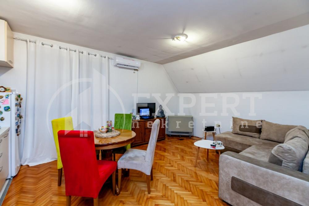 Slika 3 - Stan u zgradi, uknjižen, grejanje na struju, oglas ID p-015379