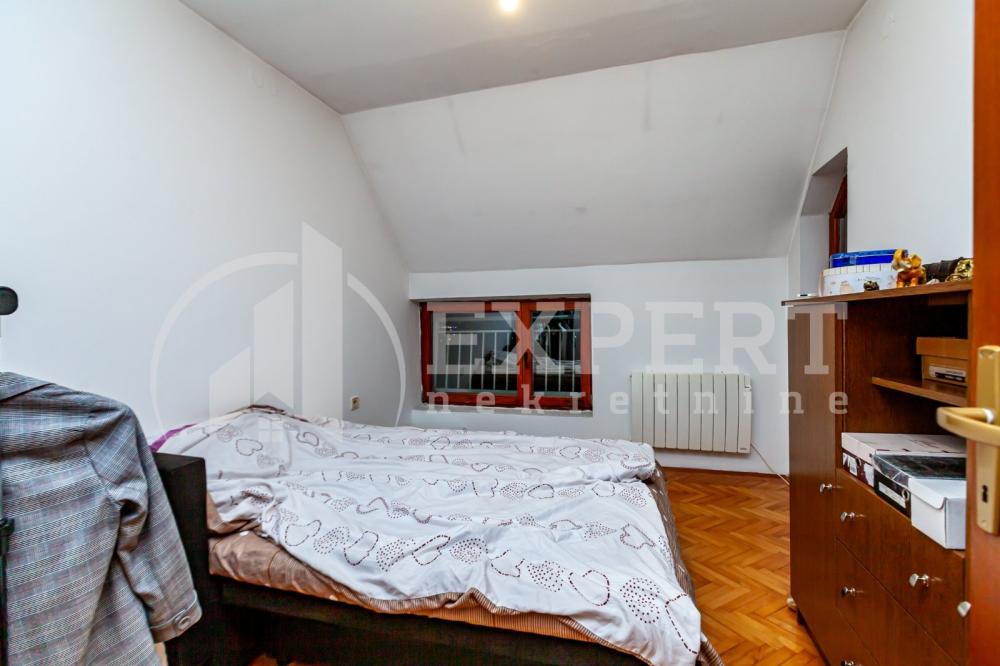 Slika 5 - Stan u zgradi, uknjižen, grejanje na struju, oglas ID p-015379