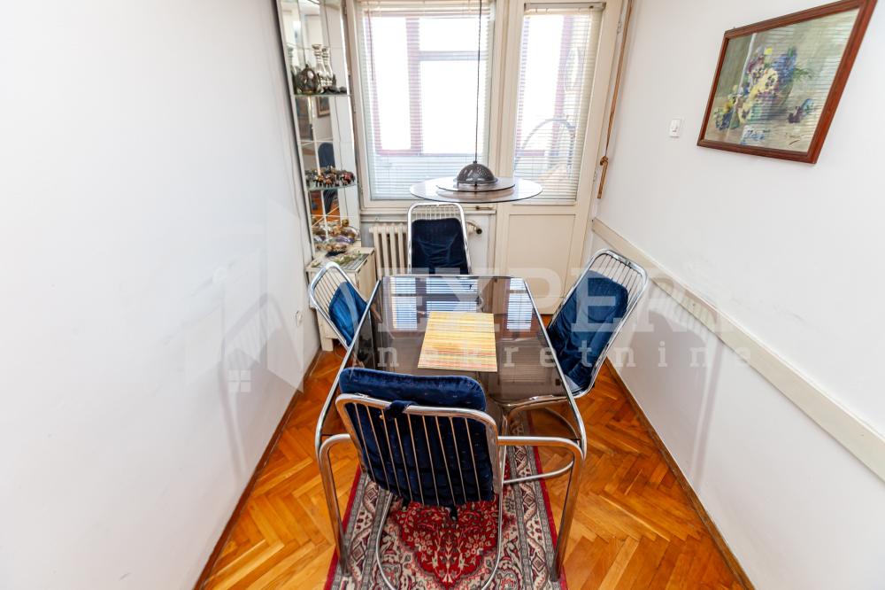 Slika 3 - Stan u zgradi, uknjižen, centralno grejanje, oglas ID p-015377