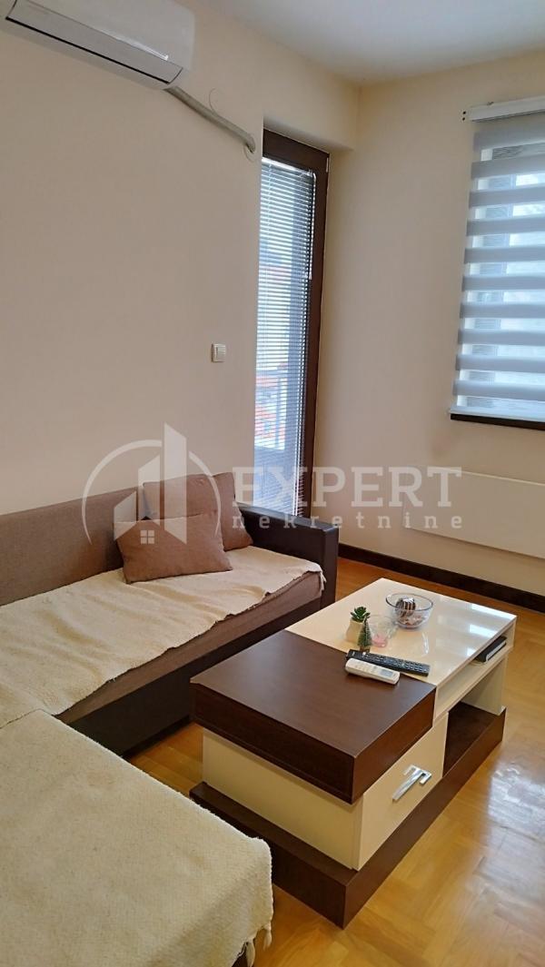 Slika 1 - Stan u zgradi, novogradnja, uknjižen, grejanje na struju, oglas ID p-015369