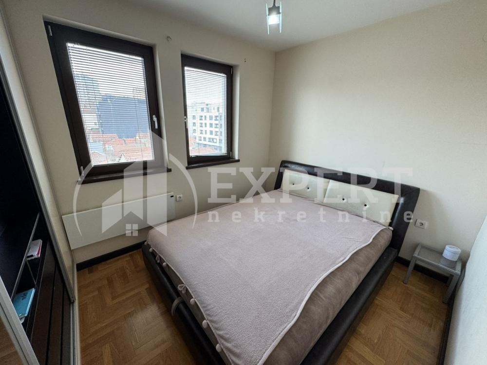 Slika 7 - Stan u zgradi, novogradnja, uknjižen, grejanje na struju, oglas ID p-015369