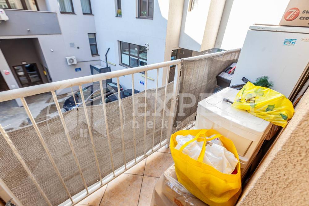 Slika 8 - Stan u zgradi, uknjižen, grejanje na struju, oglas ID p-015374