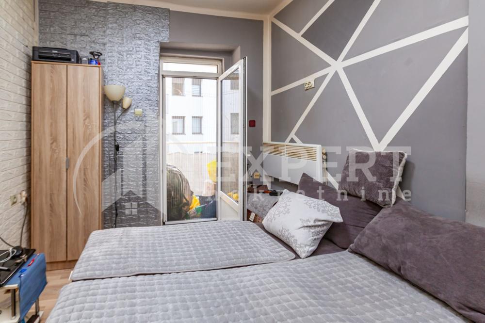 Slika 3 - Stan u zgradi, uknjižen, grejanje na struju, oglas ID p-015374