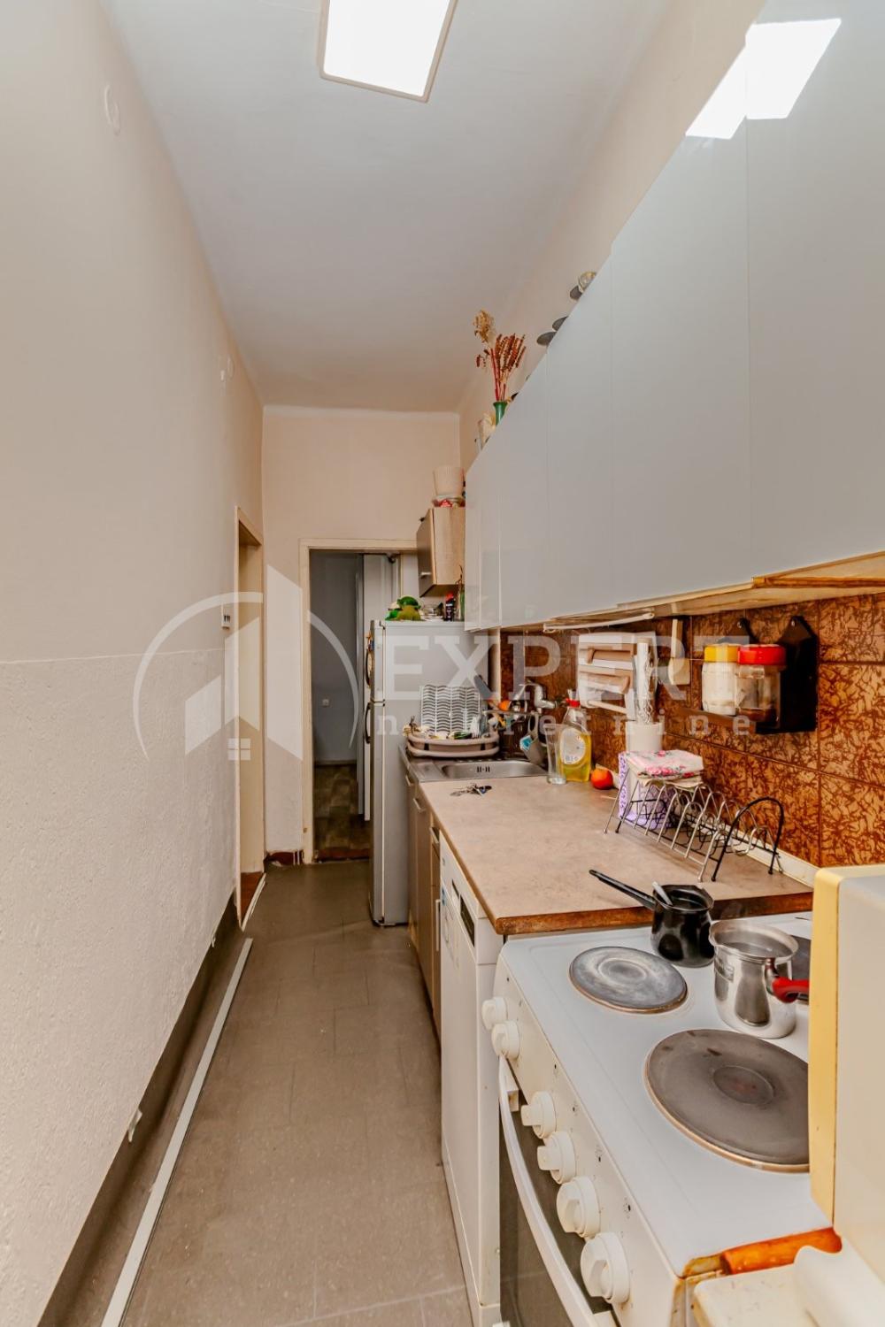 Slika 5 - Stan u zgradi, uknjižen, grejanje na struju, oglas ID p-015374