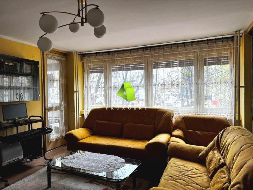 Slika 2 - Lep trosoban stan kod Doma zdravlja ID#7462