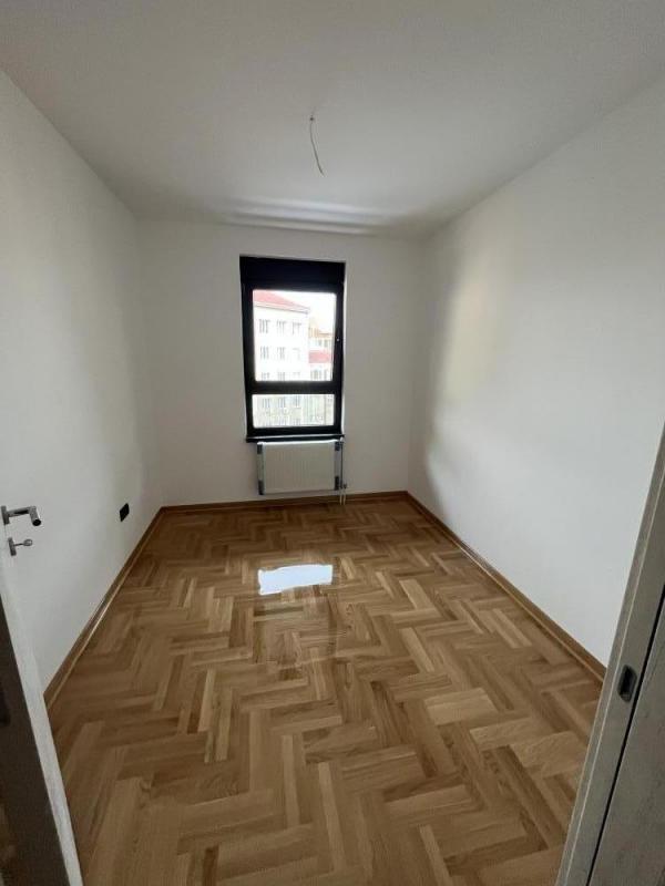 Slika 1 - Useljiva novogradnja u strogom centru Niša