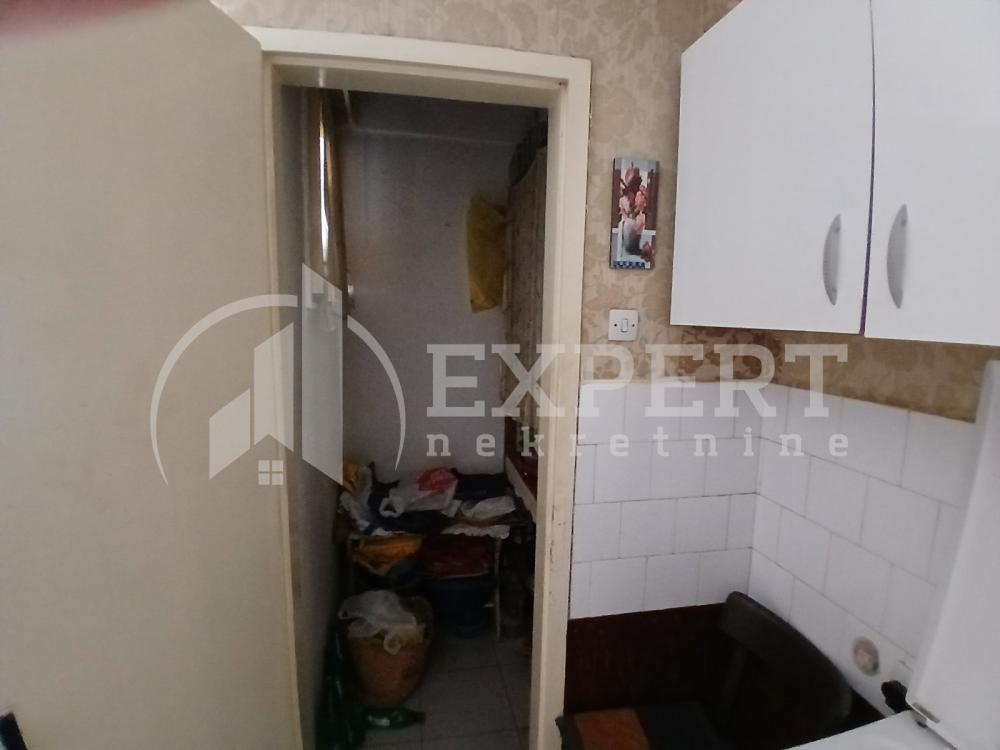 Slika 3 - Stan u zgradi, uknjižen, centralno grejanje, oglas ID p-015420