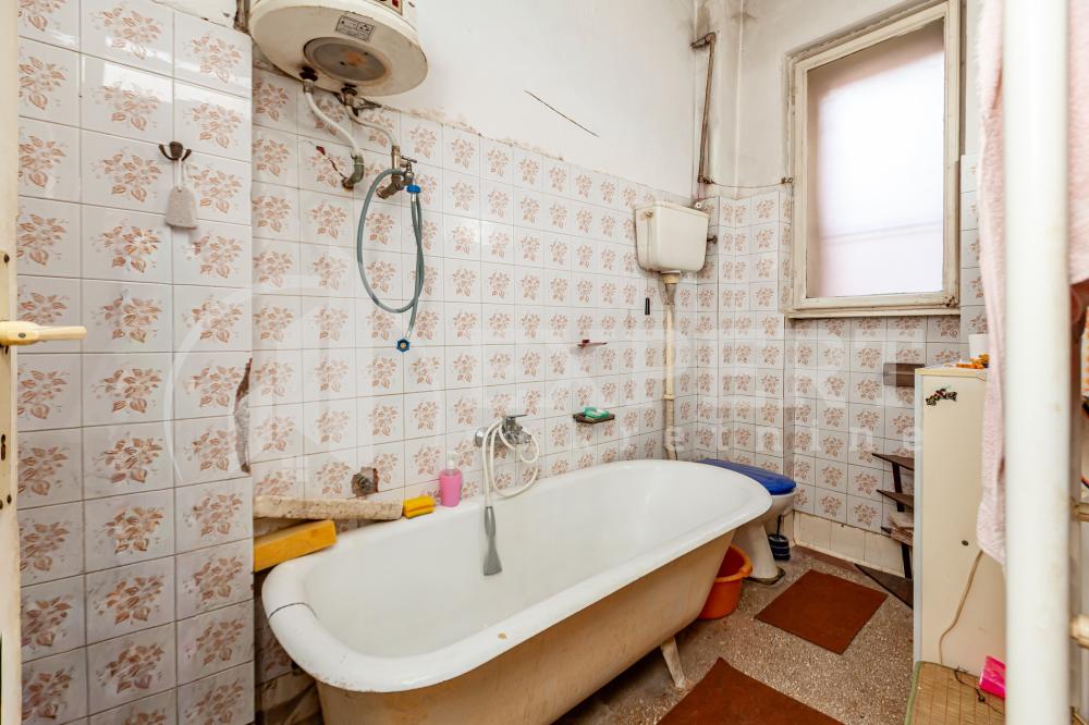 Slika 8 - Stan u zgradi, uknjižen, centralno grejanje, oglas ID p-015424