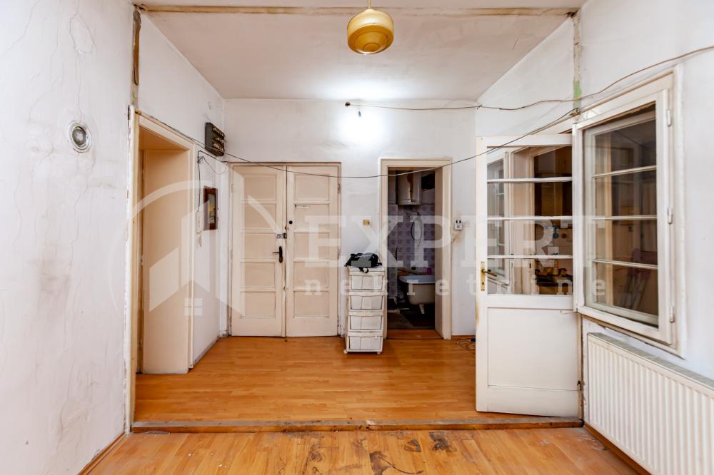 Slika 6 - Stan u zgradi, uknjižen, centralno grejanje, oglas ID p-015424