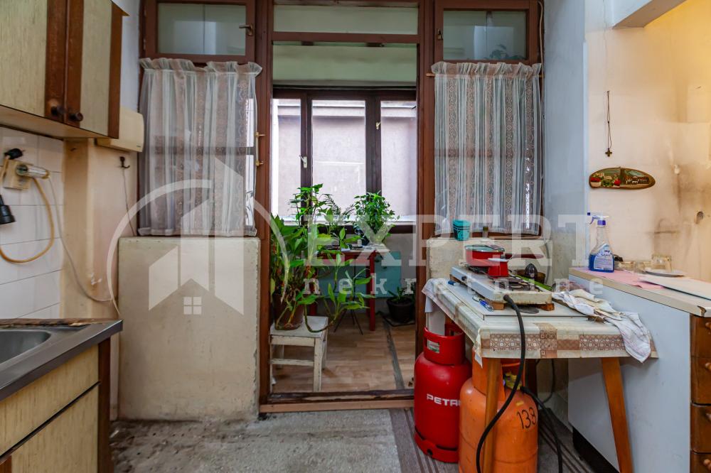 Slika 10 - Stan u zgradi, uknjižen, centralno grejanje, oglas ID p-015424