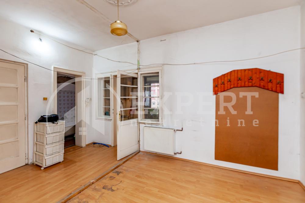 Slika 5 - Stan u zgradi, uknjižen, centralno grejanje, oglas ID p-015424