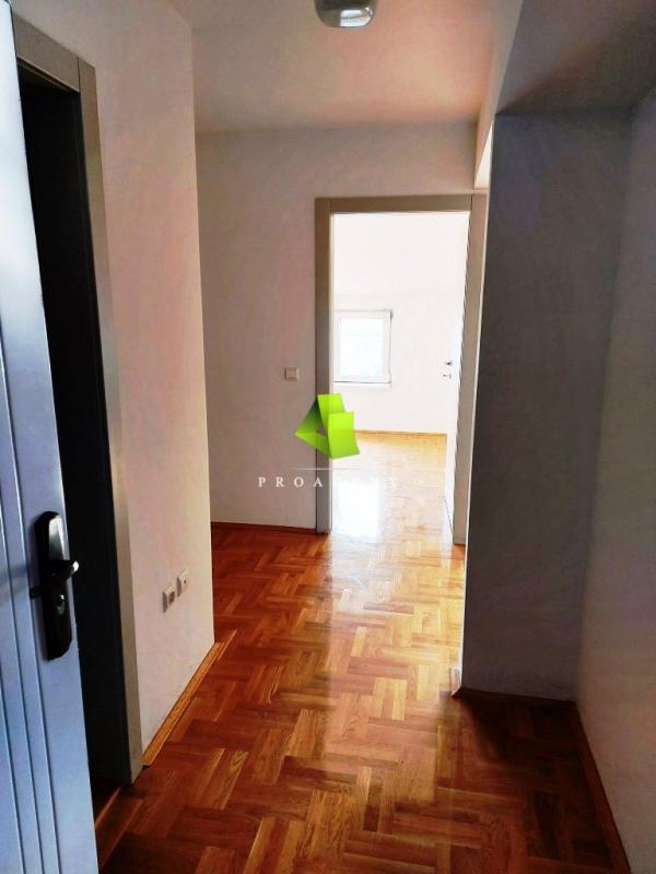 Slika 5 - Nov dvoiposoban stan sa PDV-om u centru ID#7437