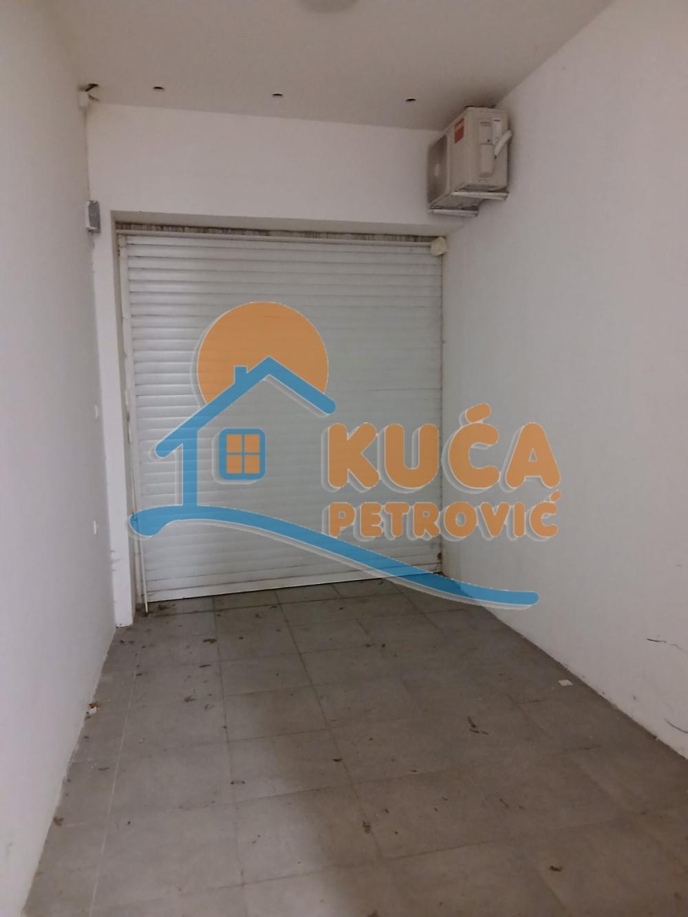 Slika 3 - Stan u zgradi, novogradnja, uknjižen, centralno grejanje, oglas ID p-015481