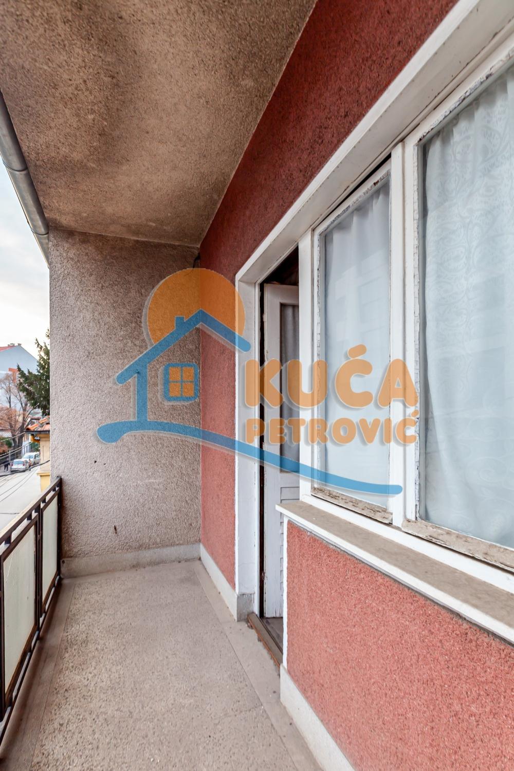 Slika 8 - Stan u zgradi, uknjižen, grejanje na struju, oglas ID p-015506