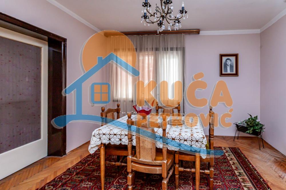 Slika 2 - Stan u zgradi, uknjižen, grejanje na struju, oglas ID p-015506