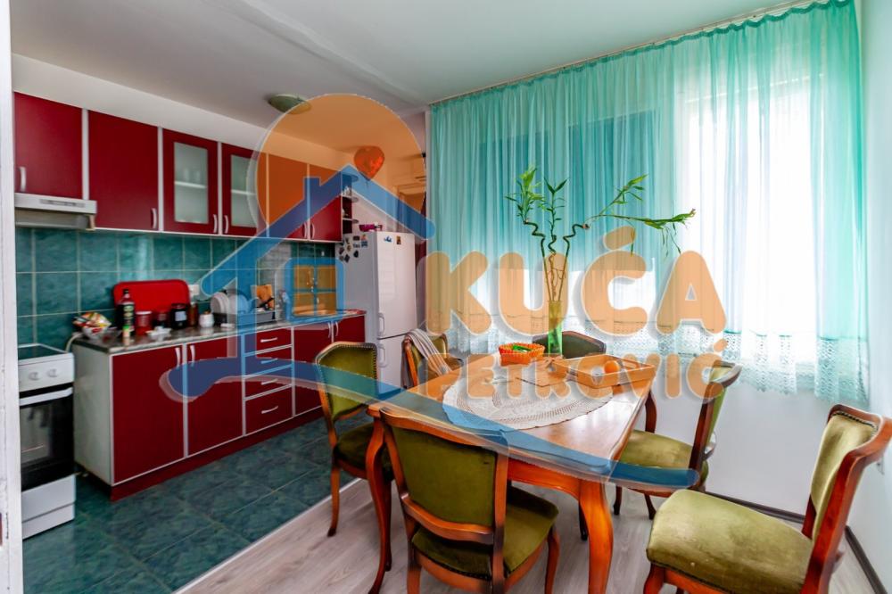 Slika 2 - Stan u zgradi, uknjižen, grejanje na struju, oglas ID p-015482