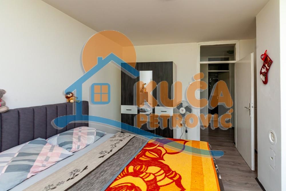 Slika 6 - Stan u zgradi, uknjižen, grejanje na struju, oglas ID p-015482