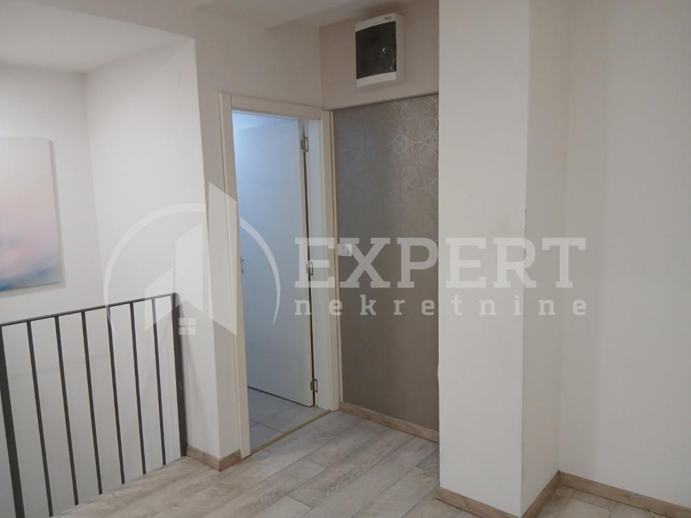 Slika 8 - Stan u zgradi, novogradnja, uknjižen, centralno grejanje, oglas ID p-015481