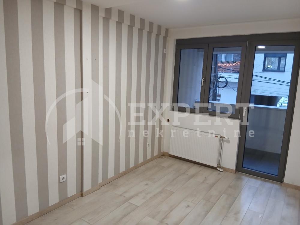 Slika 7 - Stan u zgradi, novogradnja, uknjižen, centralno grejanje, oglas ID p-015481