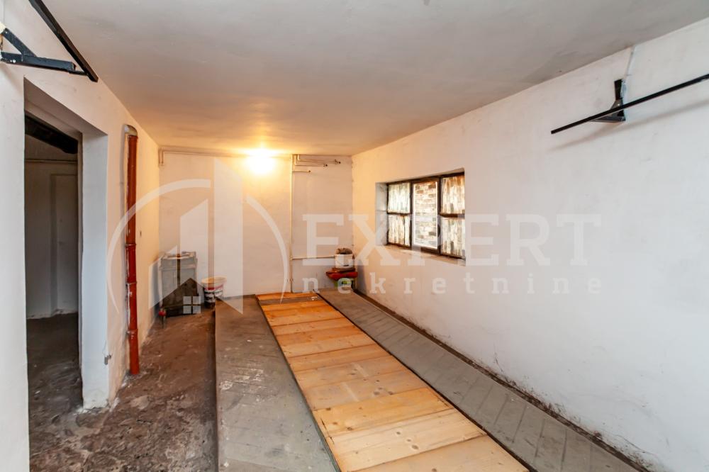 Slika 10 - Stan u zgradi, uknjižen, grejanje na struju, oglas ID p-015506