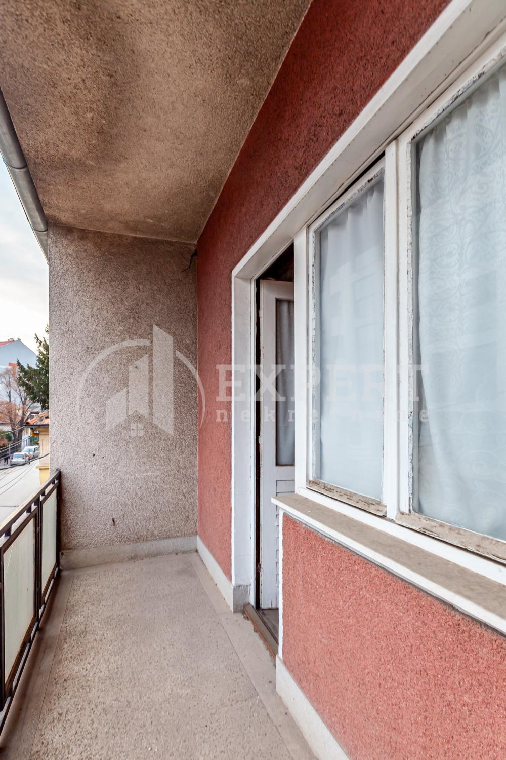 Slika 8 - Stan u zgradi, uknjižen, grejanje na struju, oglas ID p-015506