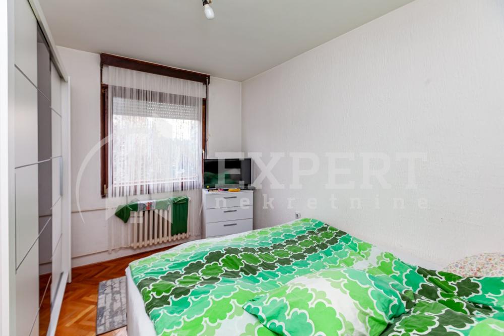 Slika 10 - Stan u zgradi, uknjižen, centralno grejanje, oglas ID p-015584