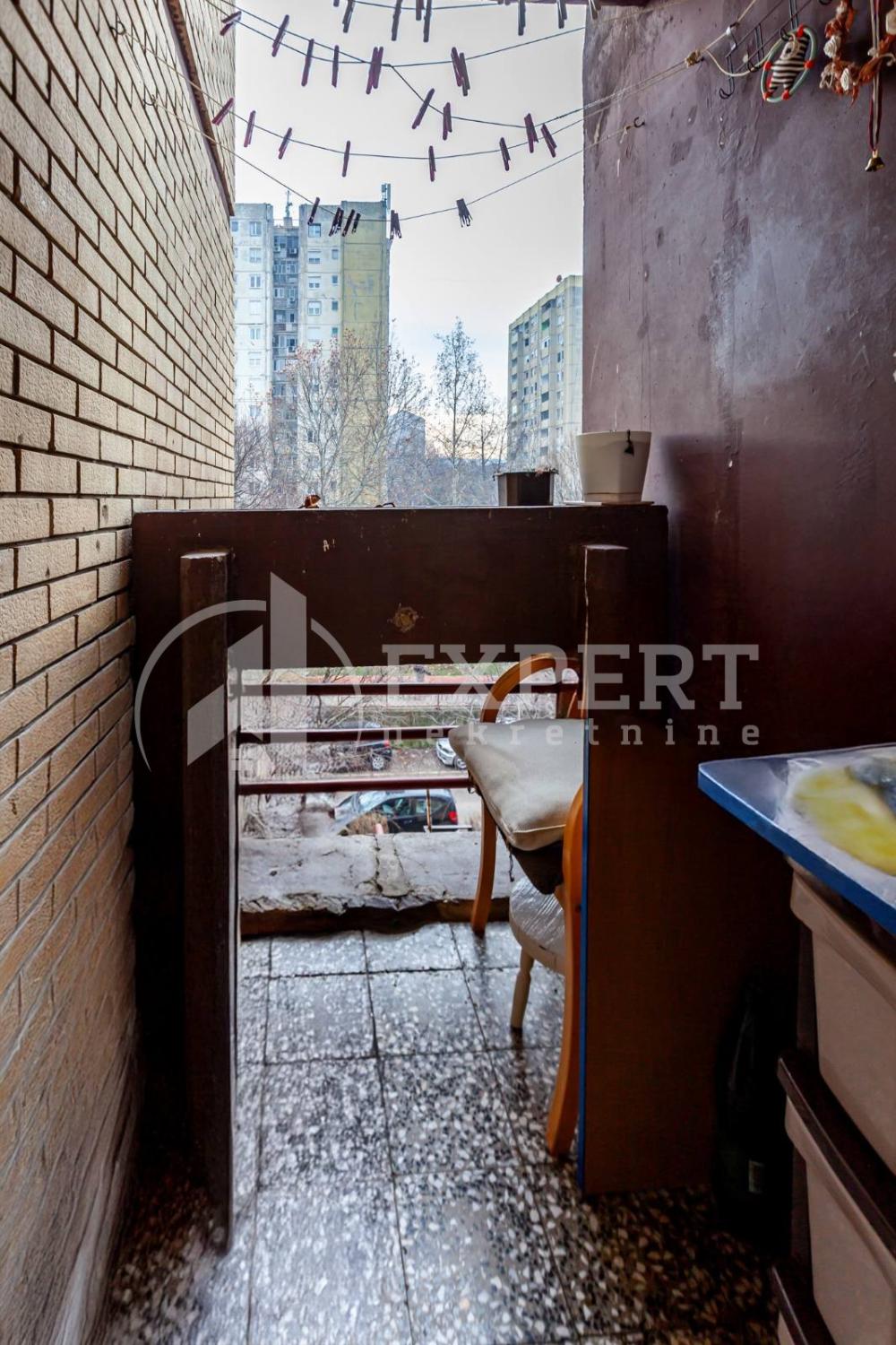 Slika 9 - Stan u zgradi, uknjižen, centralno grejanje, oglas ID p-015584