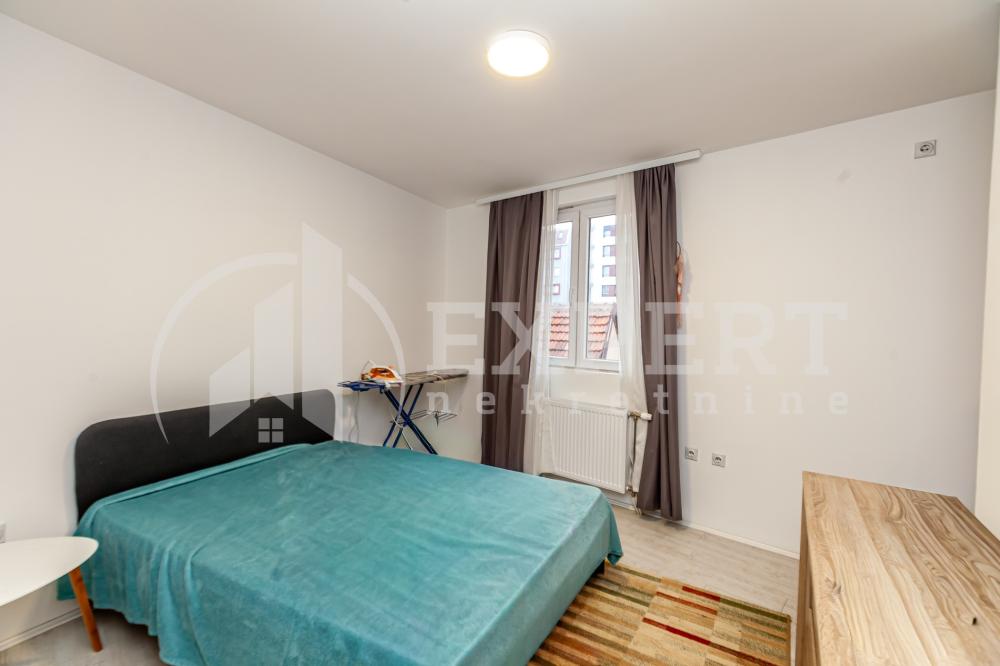 Slika 4 - Stan u zgradi, novogradnja, uknjižen, etažno grejanje, oglas ID p-015581