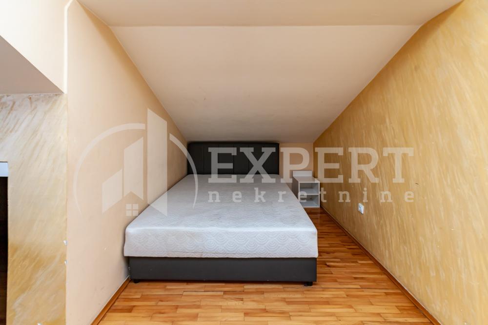 Slika 4 - Stan u zgradi, uknjižen, etažno grejanje, oglas ID p-015586