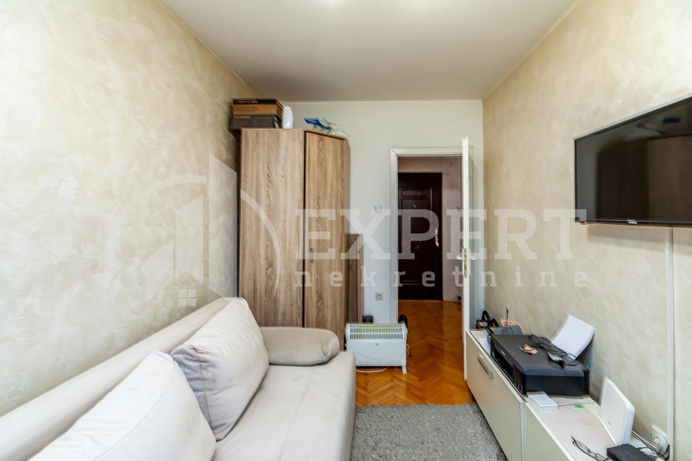 Slika 5 - Stan u zgradi, novogradnja, uknjižen, centralno grejanje, oglas ID p-015622